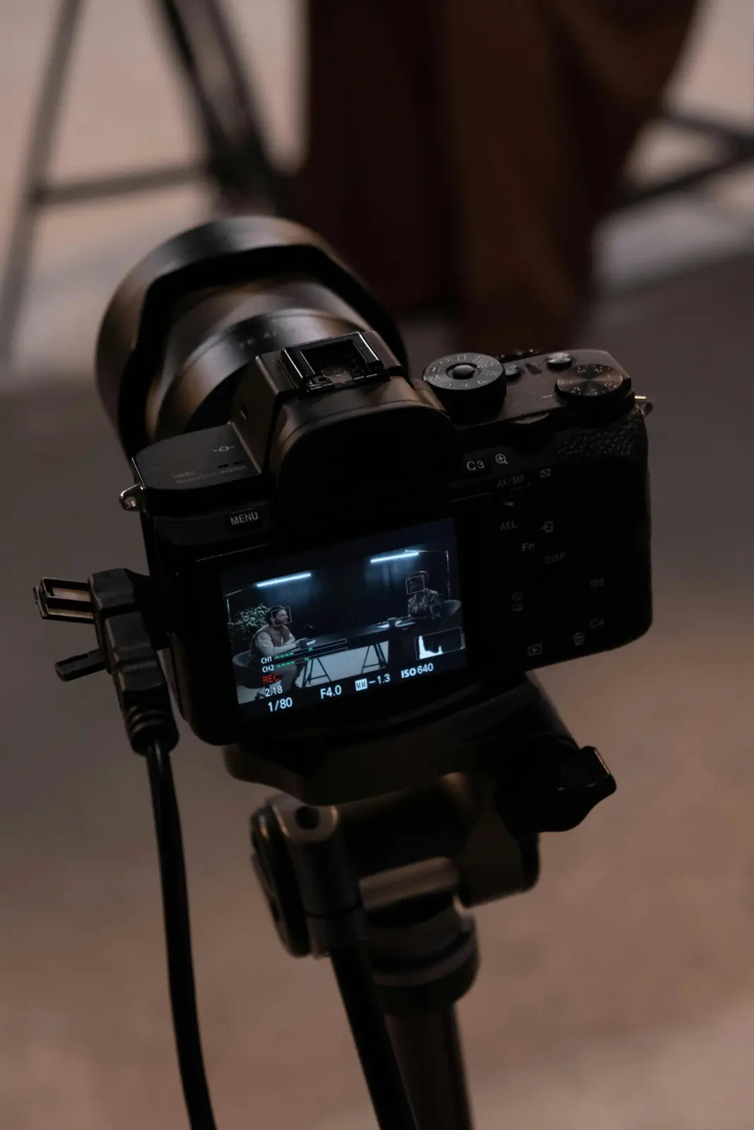 Rodaje profesional de video marketing realizado por productora audiovisual con equipo cinematográfico, creación de contenido digital para redes sociales, branding visual y publicidad online